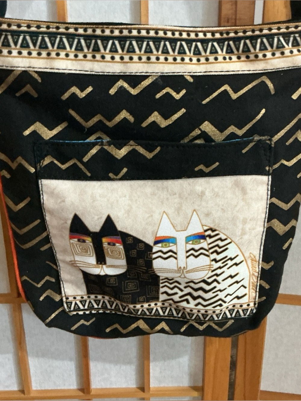 VTG LAUREL BURCH CAT THEMED CROSSBODY